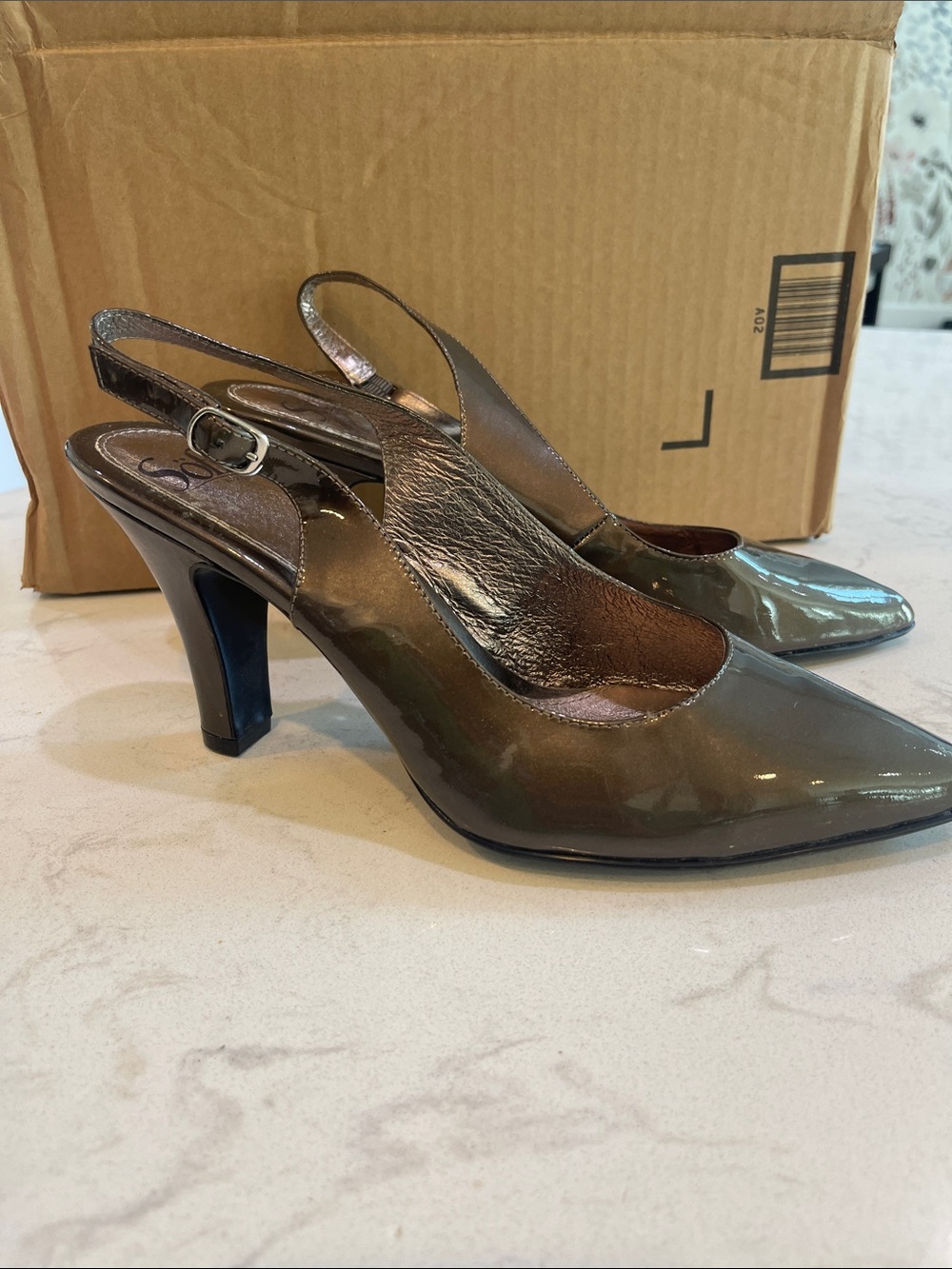 Sofft Womens Metallic Olive Green Patent Leather Slingback Pointed Toe Heels 11M - Picture 4 of 5